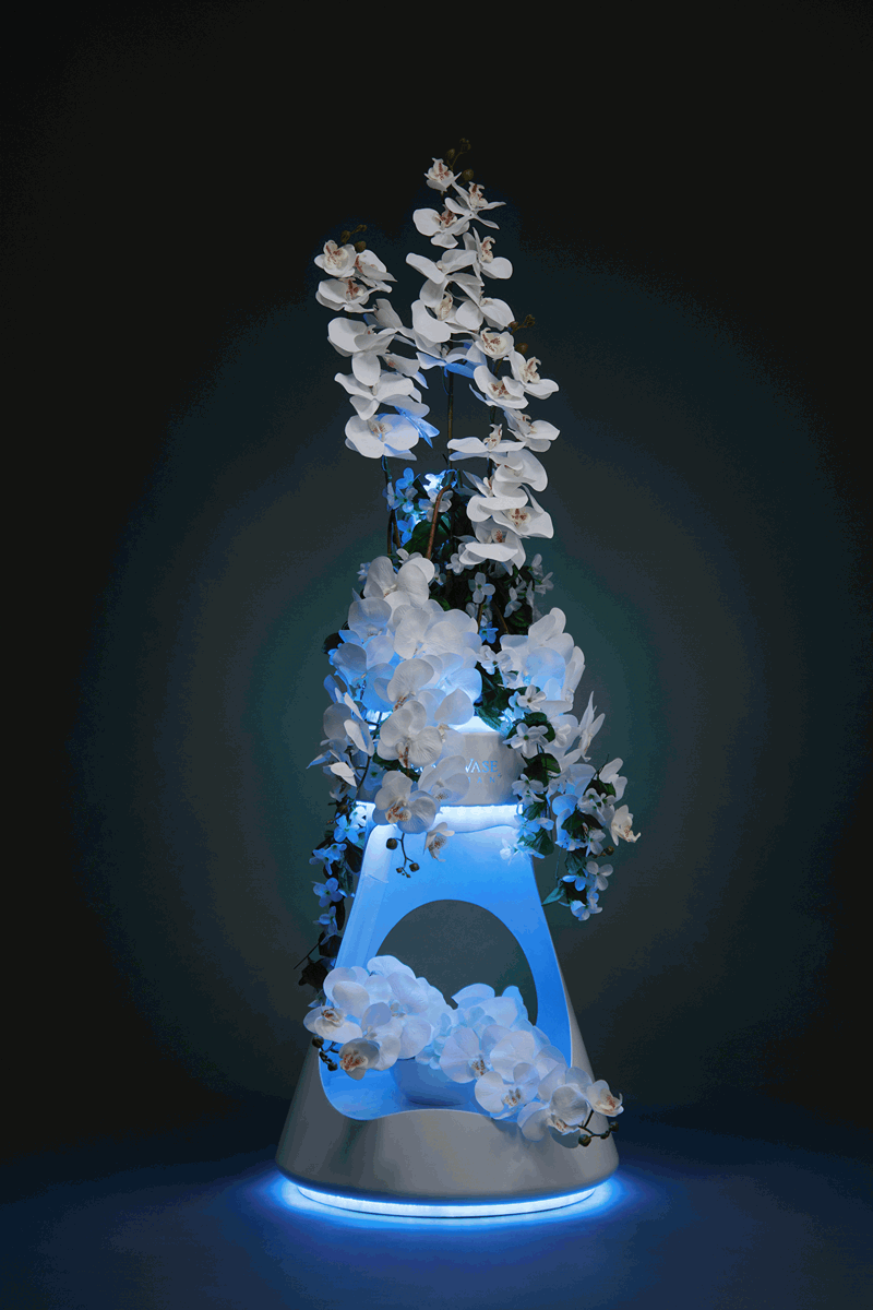 illimi-vases Bespoke Illuminated Fibreglass Vases